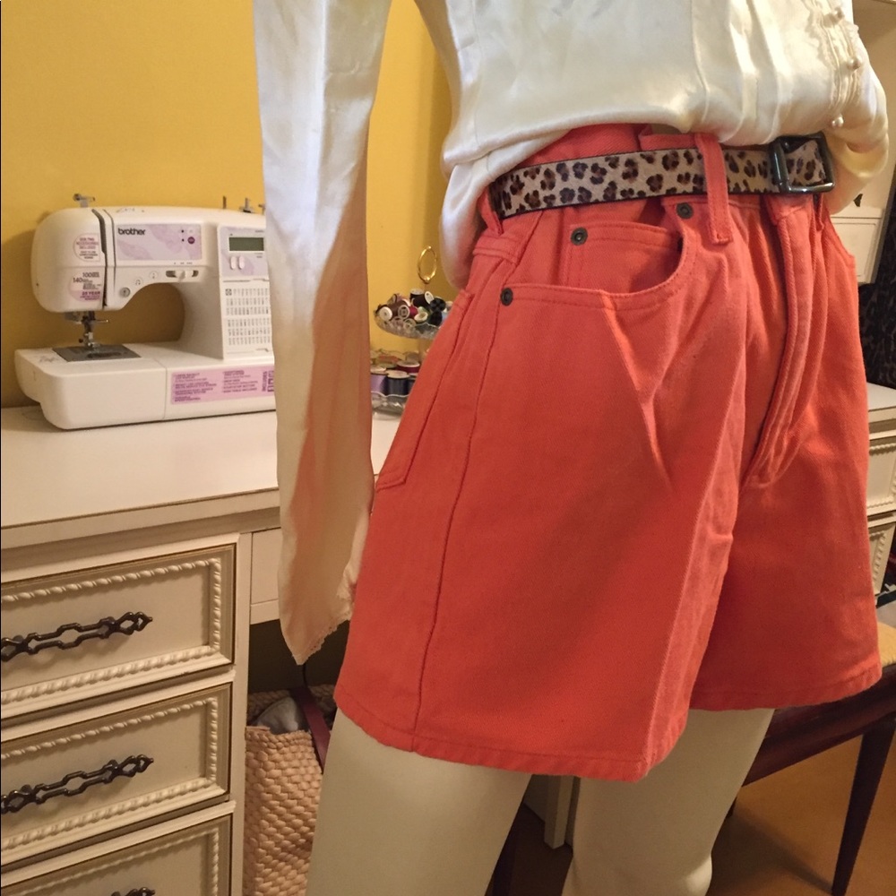 Vintage 80’s/90’s Newport News high waist shorts.